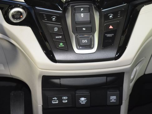 New 2026 Honda Odyssey Touring image 13