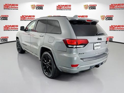 Used 2019 Jeep Grand Cherokee Altitude AWD/4WD image 2