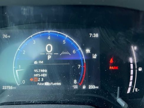 Used 2024 Toyota Corolla Cross XLE w/ Convenience Package AWD/4WD image 17