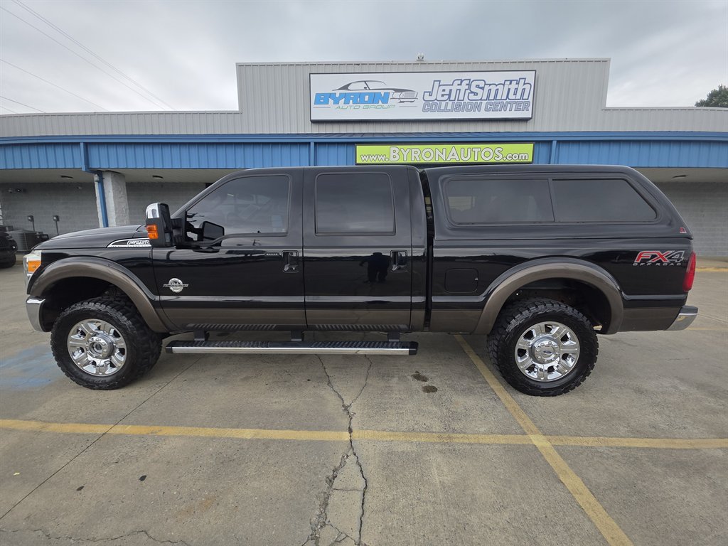 Used 2016 Ford F250 Lariat w/ Lariat Ultimate Package AWD/4WD image 2