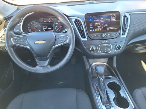 Used 2023 Chevrolet Malibu LT image 9