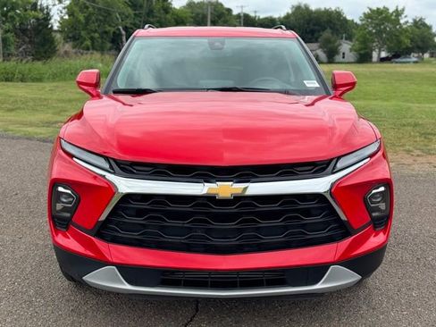 Used 2024 Chevrolet Blazer LT w/ Convenience Package FWD image 2