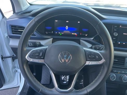 Used 2022 Volkswagen Taos SE FWD image 18