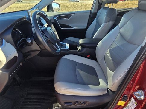 Used 2022 Toyota RAV4 Limited image 12