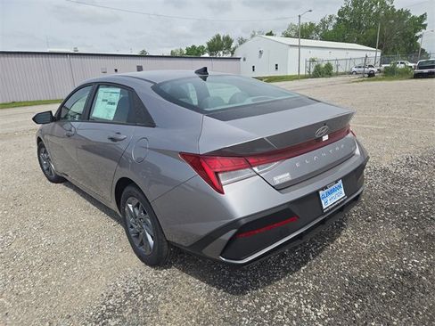 New 2025 Hyundai Elantra Blue image 8