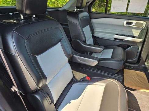 Used 2023 Ford Explorer XLT w/ Equipment Group 202A image 28