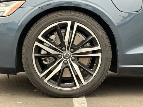 Used 2019 Volvo S60 T8 R-Design image 26