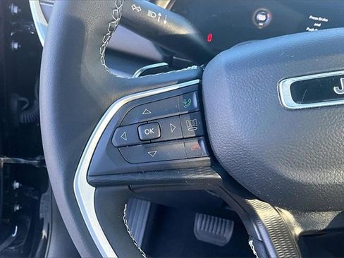 Used 2024 Jeep Grand Cherokee L Altitude image 18