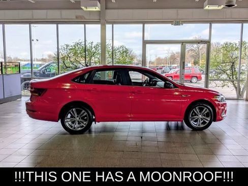 Used 2019 Volkswagen Jetta R-Line w/ R-Line Cold Weather Package FWD image 9