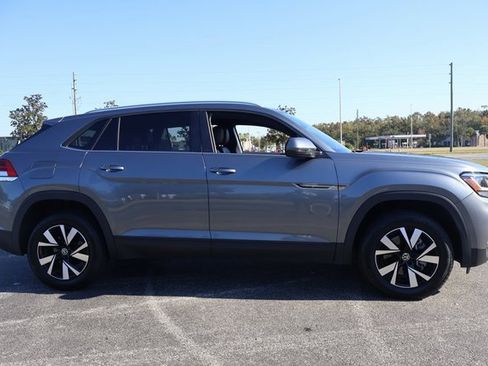Certified 2023 Volkswagen Atlas Cross Sport SE image 8