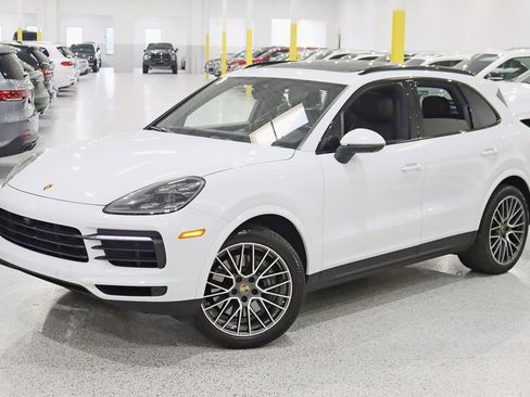 Used 2022 Porsche Cayenne Platinum Edition image 7