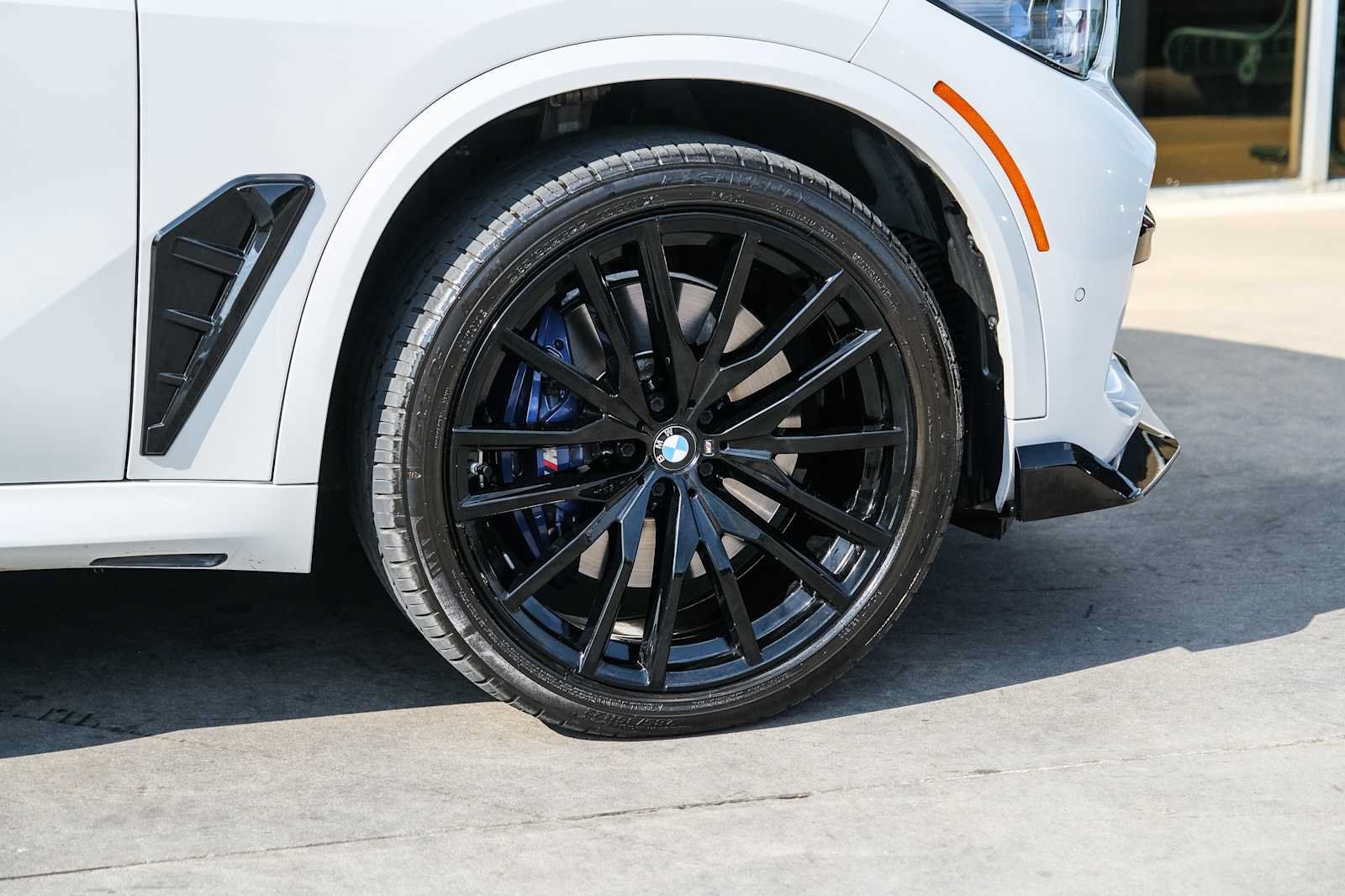 Used 2019 BMW X5 xDrive40i w/ M Sport Package AWD/4WD image 9