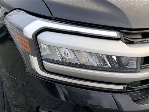 Used 2024 Ford Expedition XLT image 25