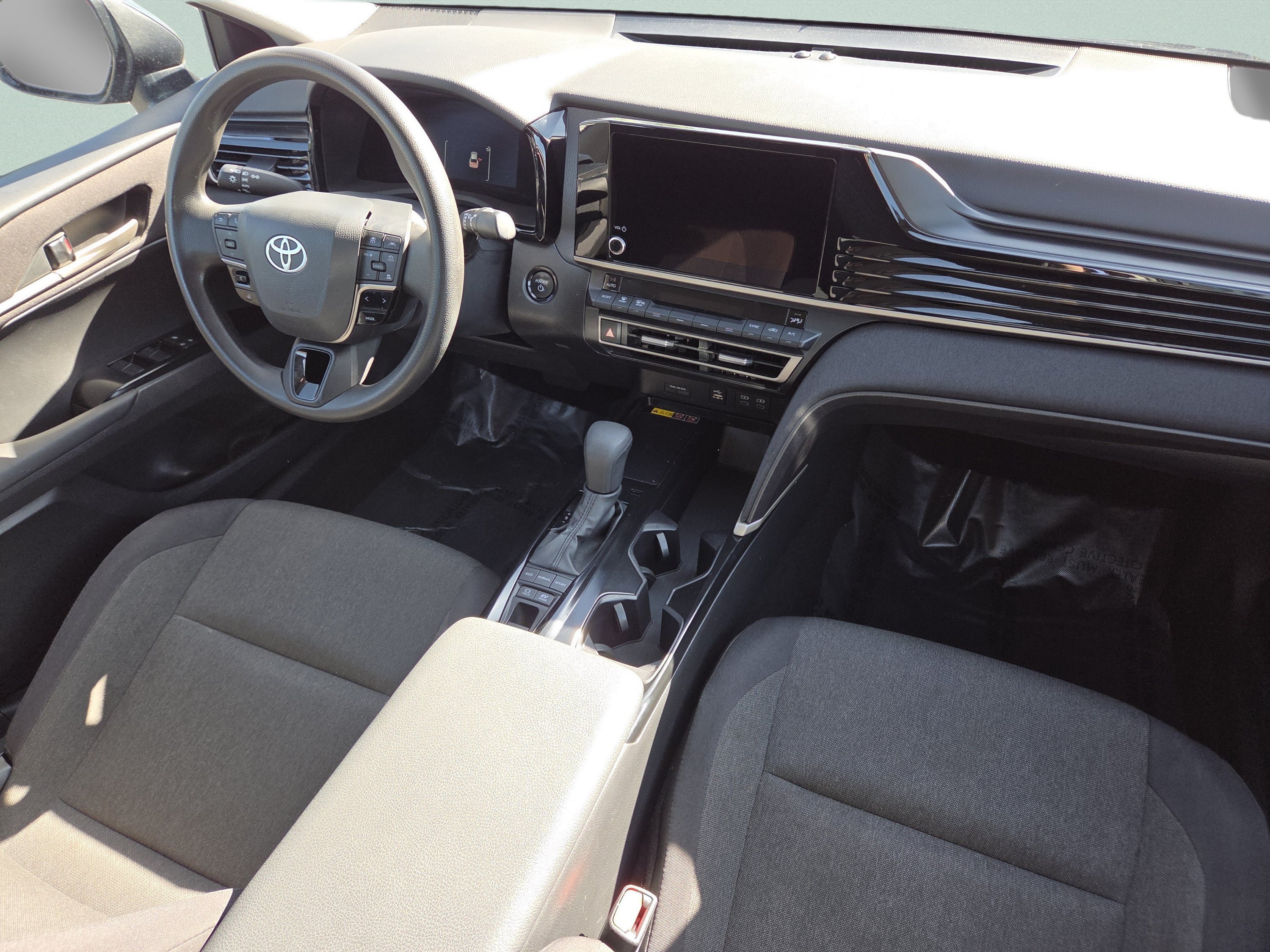 Used 2025 Toyota Camry LE FWD image 29