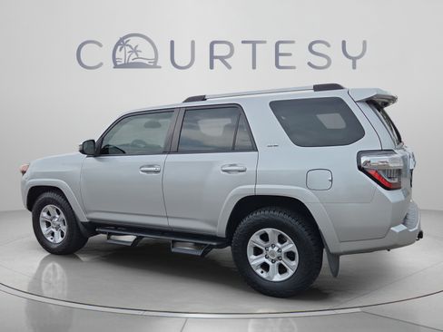 Certified 2022 Toyota 4Runner SR5 RWD image 3