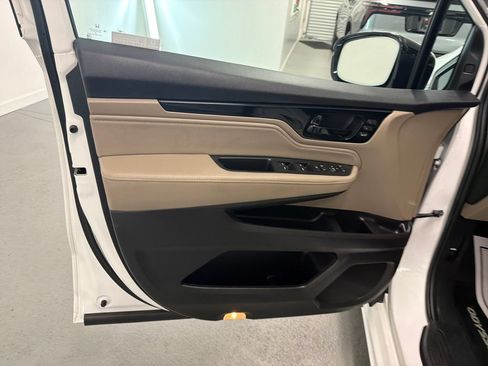 Used 2024 Honda Odyssey Elite image 13