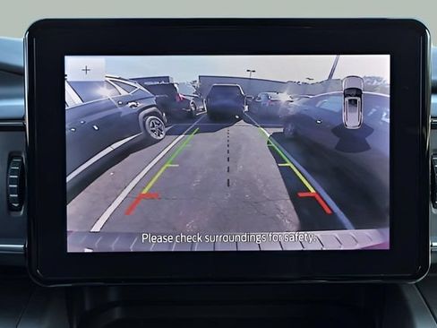 Used 2022 Ford Explorer XLT w/ Equipment Group 202A AWD/4WD image 13