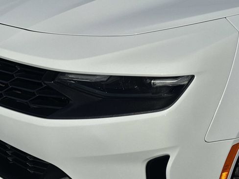 Used 2021 Chevrolet Camaro LT image 27