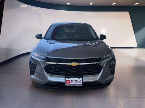 Used 2025 Chevrolet Trax LS w/ Driver Confidence Package FWD image 8