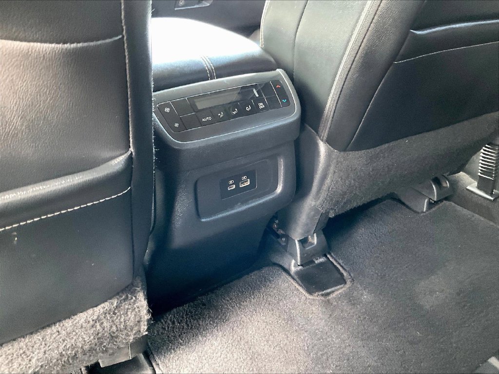 Used 2023 Nissan Pathfinder SL w/ Lighting Package (N92) FWD image 13