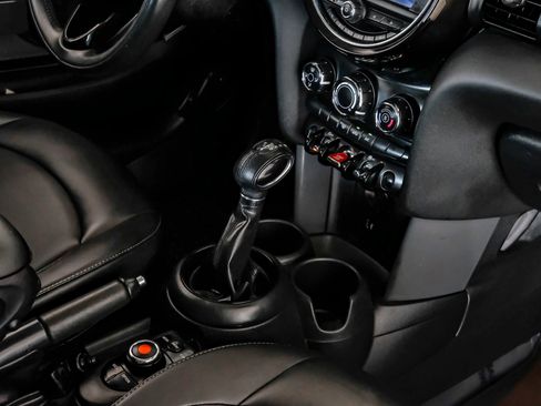 Used 2019 MINI Cooper 2-Door Hardtop FWD image 17
