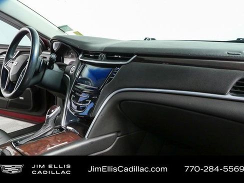 Used 2017 Cadillac XTS Luxury image 24