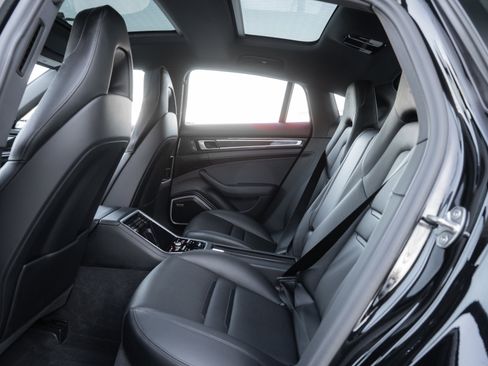 Used 2023 Porsche Panamera 4 image 28
