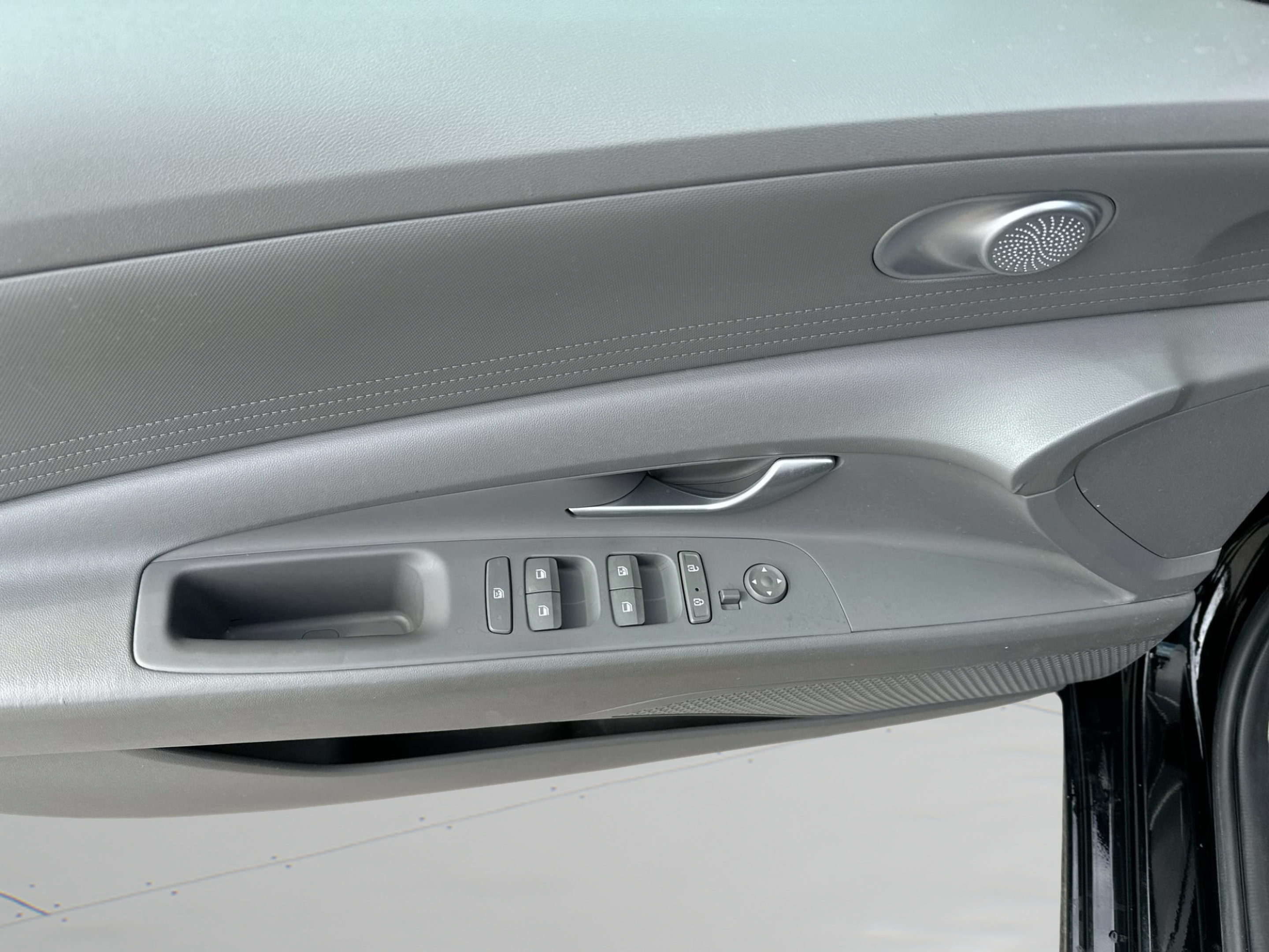 Used 2022 Hyundai Elantra SEL FWD image 15