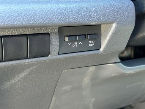 Certified 2023 Toyota Sienna LE image 28