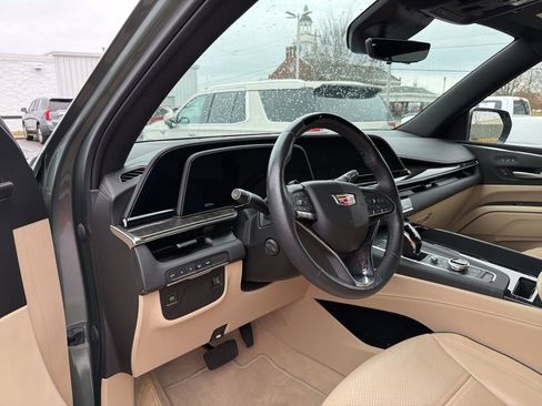 Certified 2023 Cadillac Escalade Premium Luxury image 13