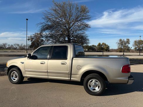 Used 2001 Ford F150 XLT image 4