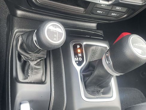 Used 2023 Jeep Gladiator Sport AWD/4WD image 14