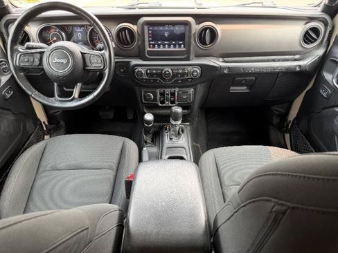 Used 2022 Jeep Wrangler Unlimited Sport AWD/4WD image 9