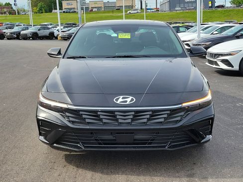 New 2026 Hyundai Elantra SEL Sport Premium FWD image 2