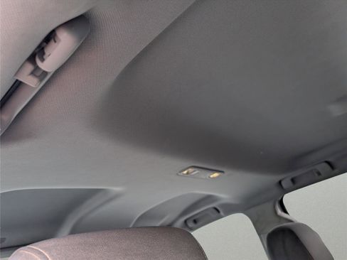 Used 2018 Chevrolet Silverado 1500 LT image 29