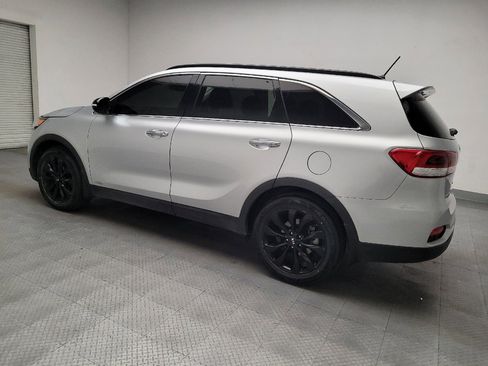 Used 2019 Kia Sorento S AWD/4WD image 3