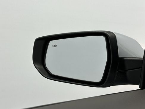 Used 2021 Chevrolet Malibu LT image 24