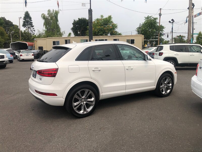Used 2015 Audi Q3 2.0T Prestige w/ Prestige Package AWD/4WD image 3