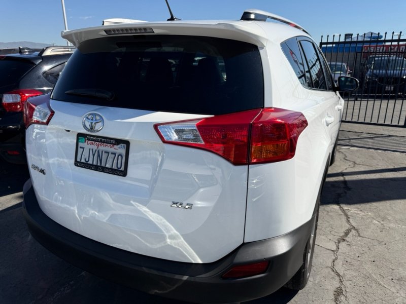 Used 2015 Toyota RAV4 XLE FWD image 7