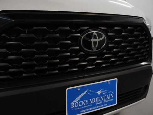 Used 2024 Toyota Corolla Cross LE AWD/4WD image 9
