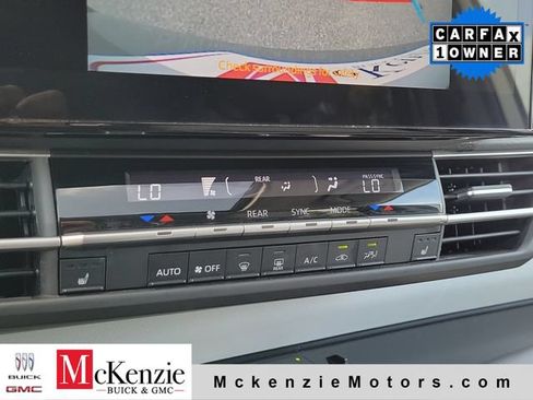 Used 2025 Toyota Sienna XLE FWD image 17