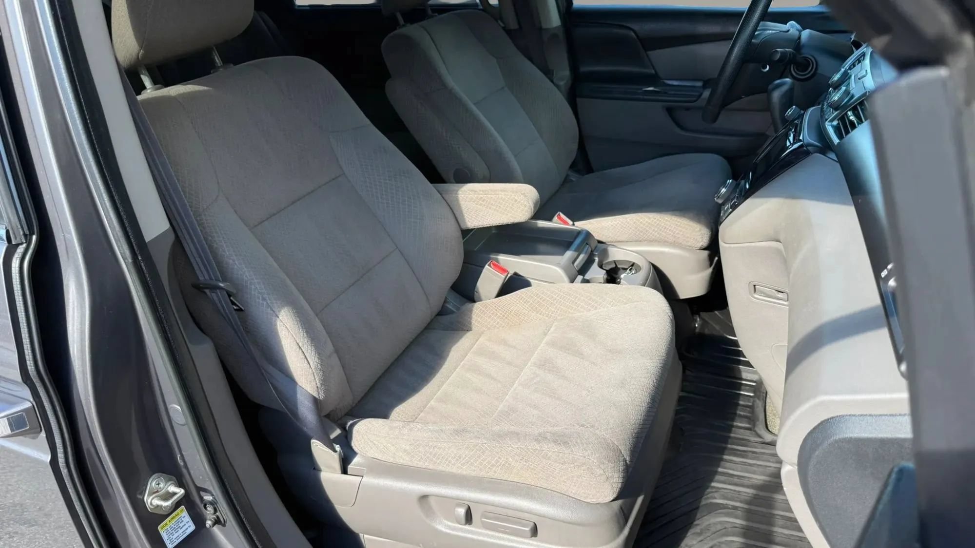 Used 2016 Honda Odyssey SE image 36