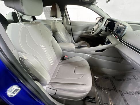 Used 2023 Hyundai Elantra SEL image 25
