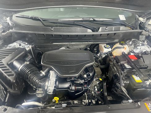 Used 2025 Cadillac XT6 Premium Luxury image 36