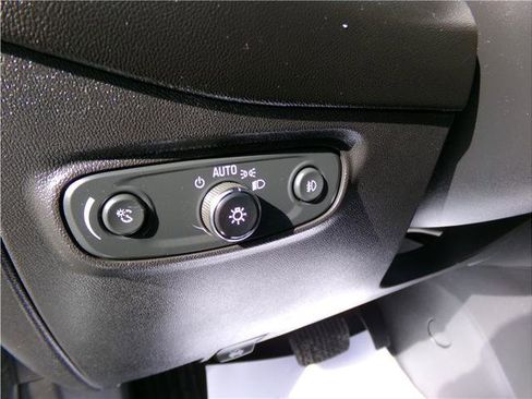 Used 2020 Chevrolet Equinox LT image 13