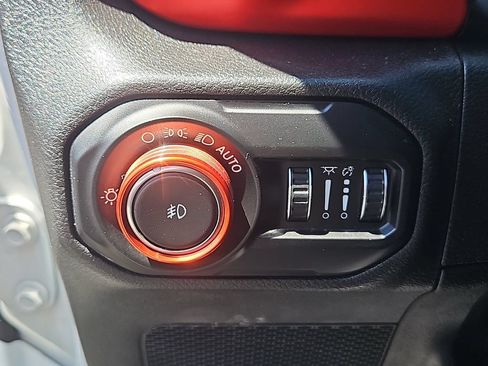 Used 2021 Jeep Wrangler Unlimited Rubicon w/ Dual Top Group AWD/4WD image 17