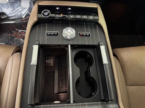 Certified 2025 Lincoln Navigator Black Label AWD/4WD image 32