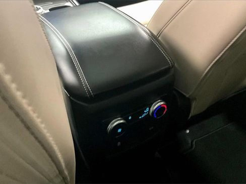 Used 2021 Ford Explorer XLT w/ Equipment Group 202A image 10