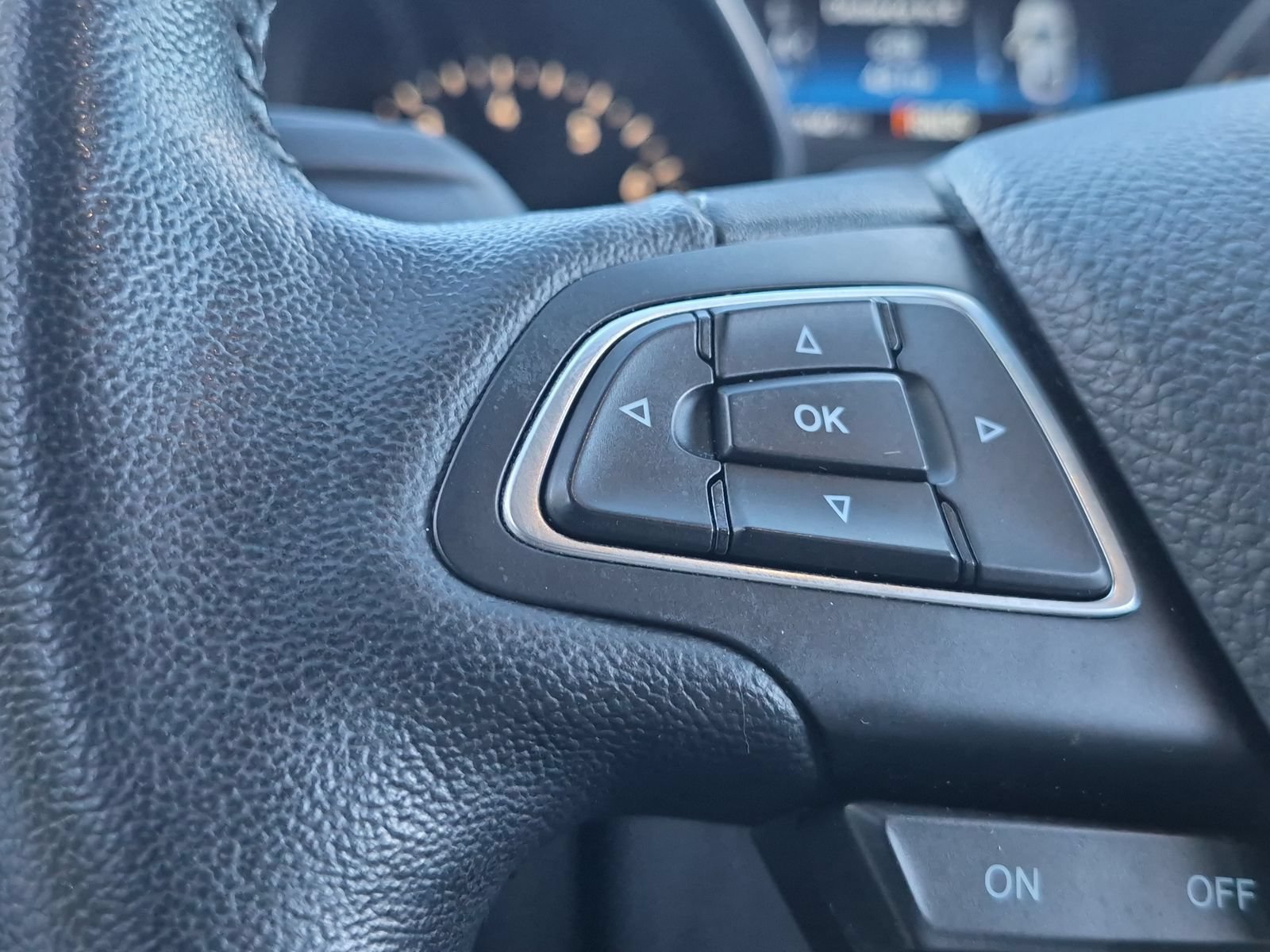 Used 2019 Ford Escape Titanium AWD/4WD image 24