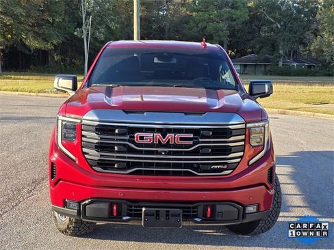 Used 2023 GMC Sierra 1500 AT4 image 2